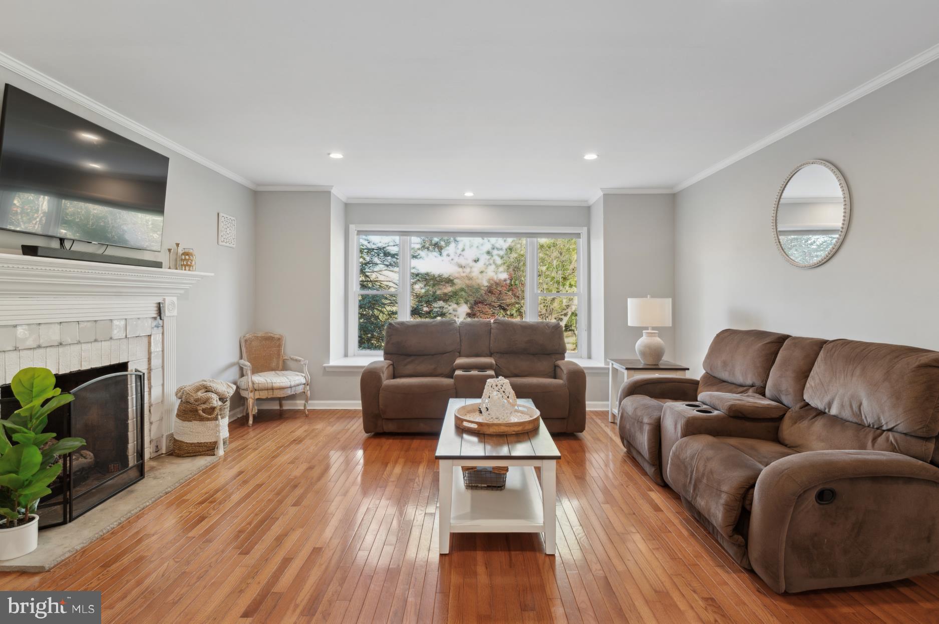 233 Bridge Road Upper Chichester, PA 19061 - Photo 4 of 24