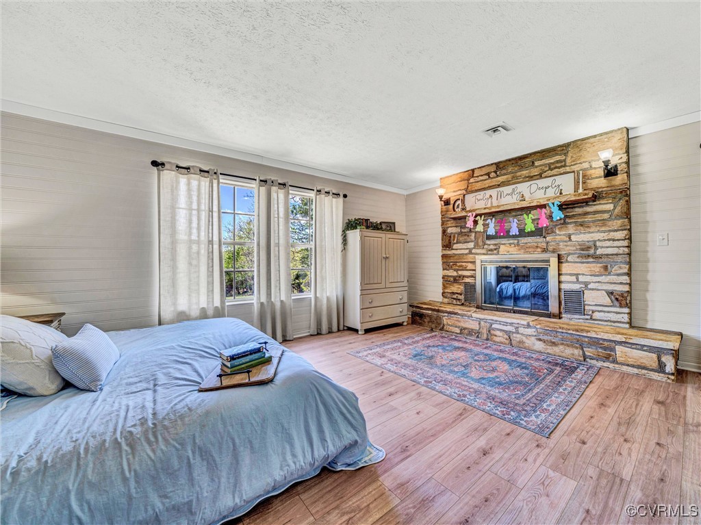 2632 Paisley Road Gretna, VA 24557 - Photo 13 of 49 a bedroom with a bed and a large window