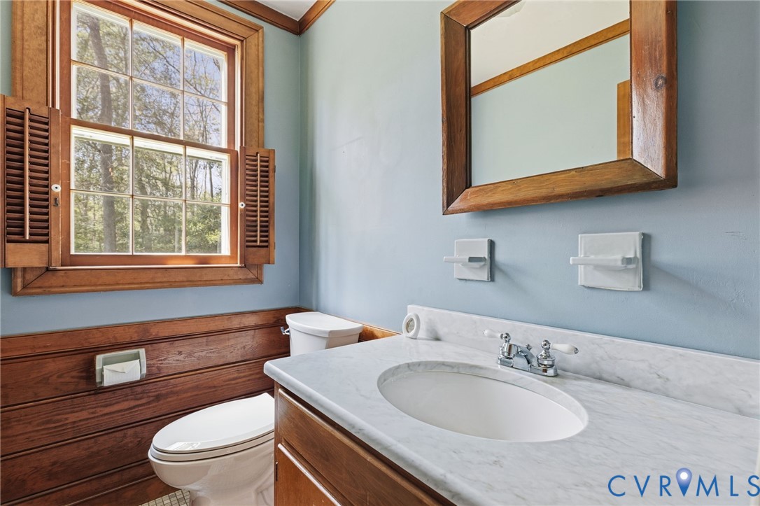 9420 Trails End Road Midlothian, VA 23112 - Photo 26 of 53 First Floor Half Bathroom