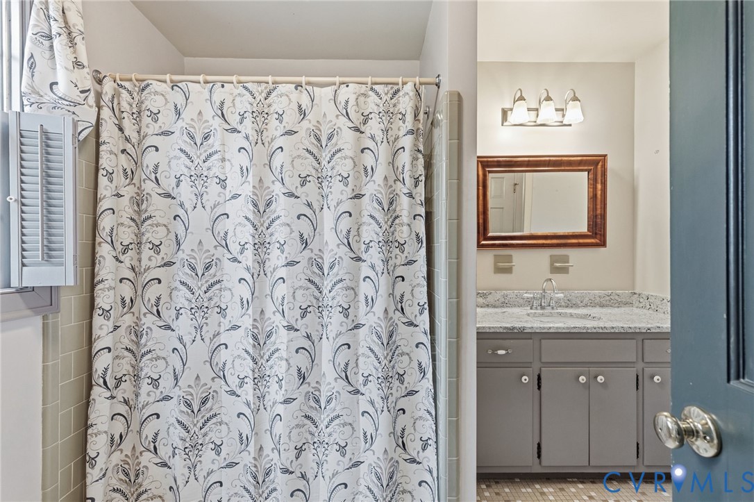 9420 Trails End Road Midlothian, VA 23112 - Photo 36 of 53 Second Floor Bathroom