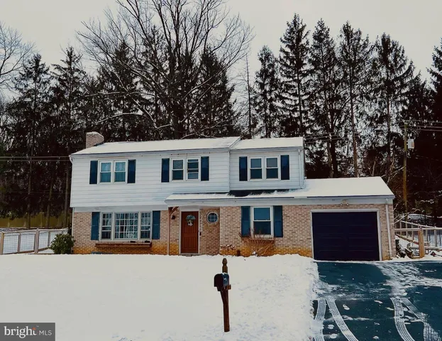 $359,900 | 3280 Lynwood Lane, York, PA 17402