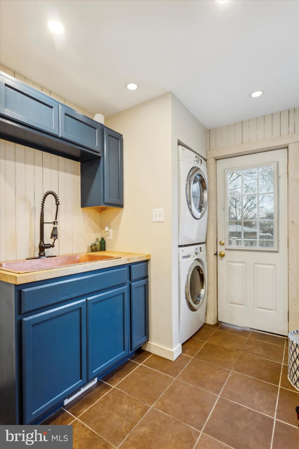 14 Linden Avenue Rutledge, PA 19070 - Photo 8 of 27 Laundry & 1/2 bath