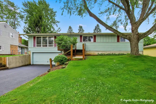 $305,000 | 3013 Highland Drive, Cary, IL 60013