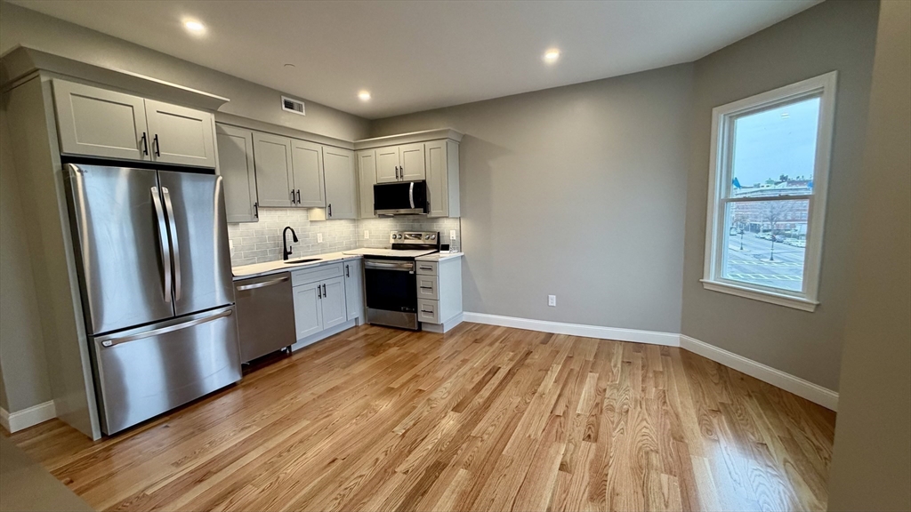 663 Columbia Road, Unit C Boston, MA 02125 - Photo 2 of 18