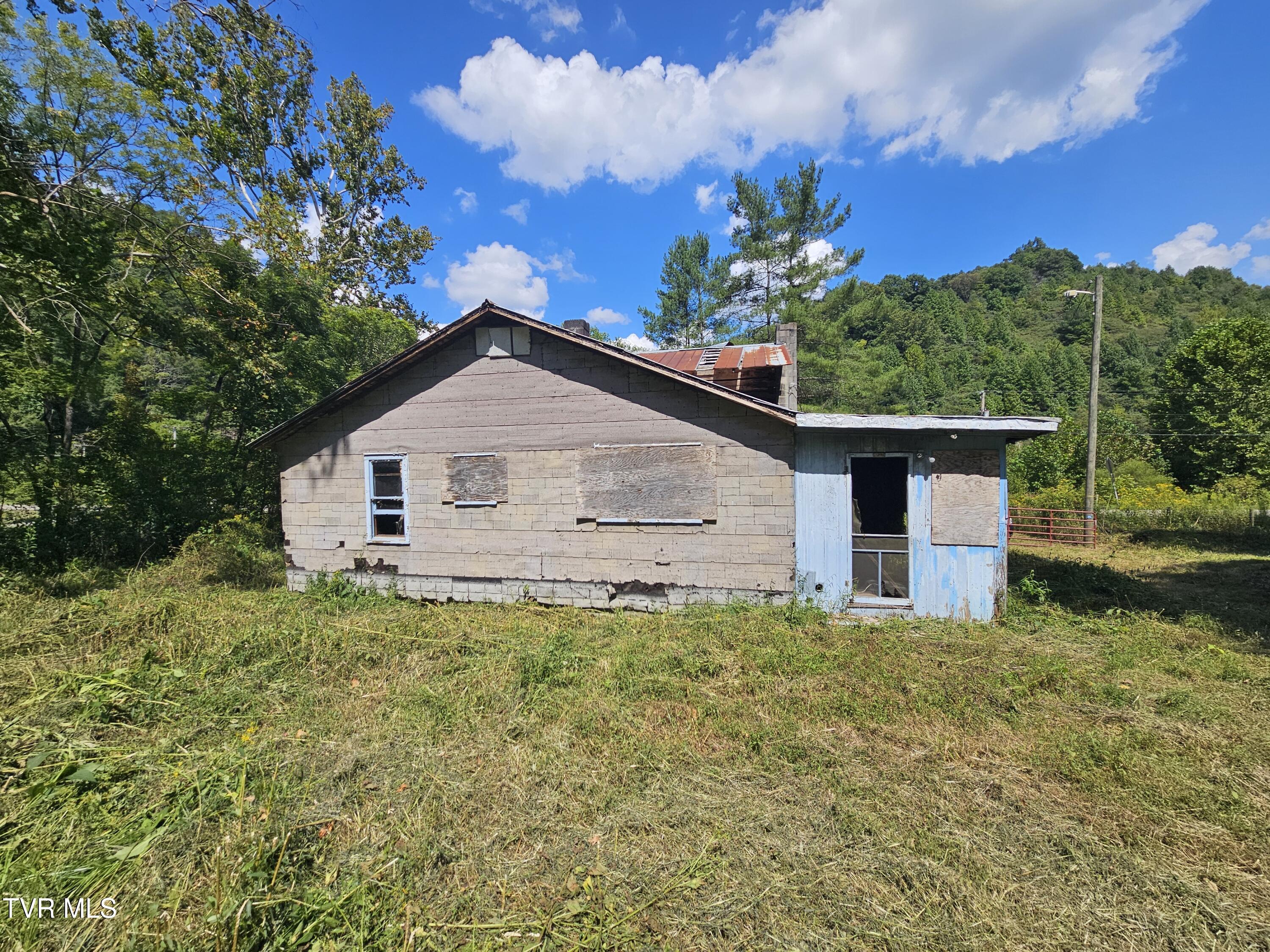 5742 Coeburn Road Coeburn, VA 24230 - Photo 5 of 11 1000012035