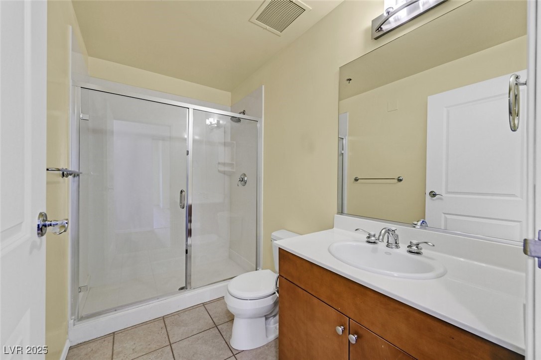 8255 South Las Vegas Boulevard, Unit 1812 Las Vegas, NV 89123 - Photo 13 of 43 guest bathroom
