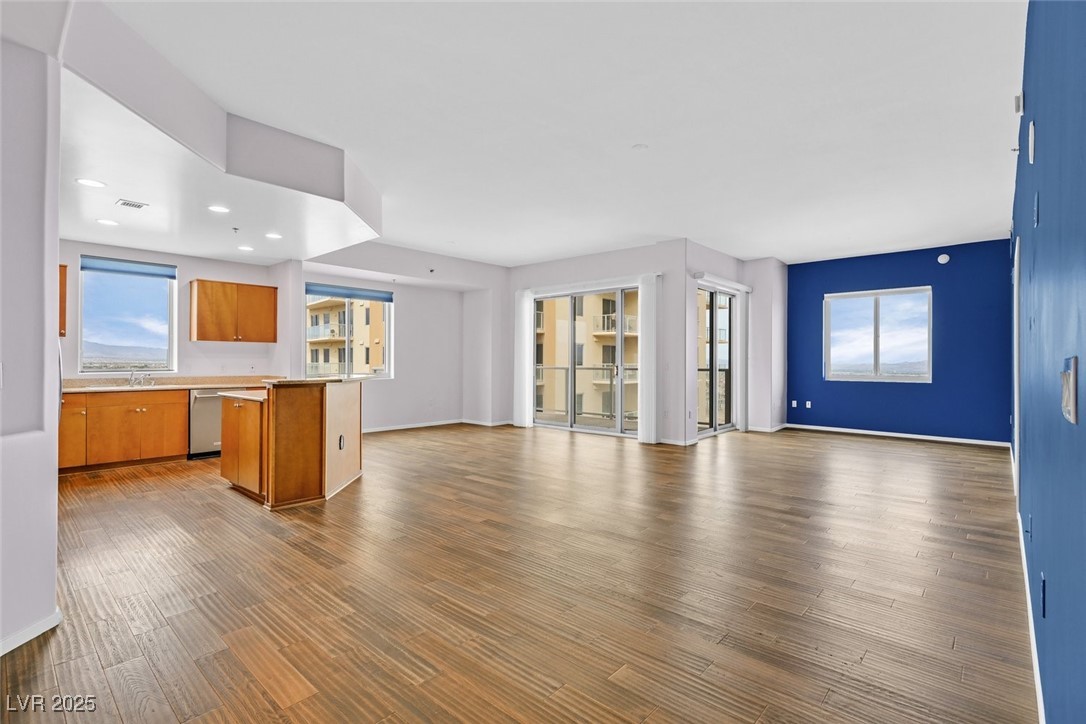 8255 South Las Vegas Boulevard, Unit 1812 Las Vegas, NV 89123 - Photo 5 of 43 Seamlessly connecting living space with lots of natural light.