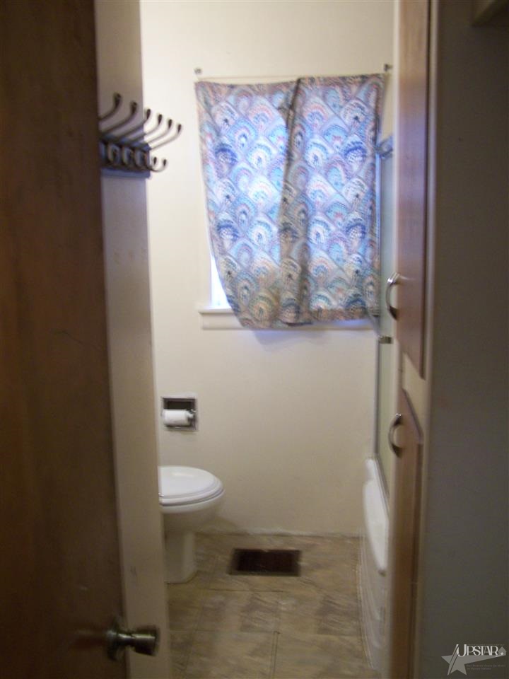 2502 Sand Point Road Fort Wayne, IN 46809 - Photo 8 of 20