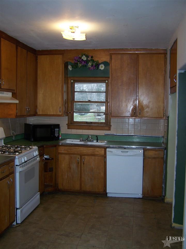 2502 Sand Point Road Fort Wayne, IN 46809 - Photo 9 of 20