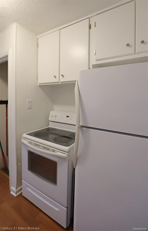 2074 Center Road Burton, MI 48509 - Photo 11 of 20 Gallery Image 11
