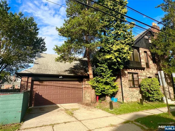 $6,500 | 695 Palisade Avenue, Cliffside Park, NJ 07010