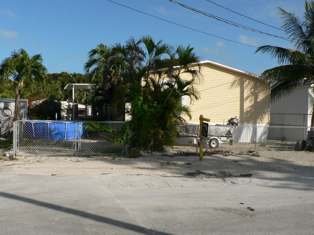 15 Pelican Road Key Largo, FL 33037 - Photo 3 of 10 Font Entrance