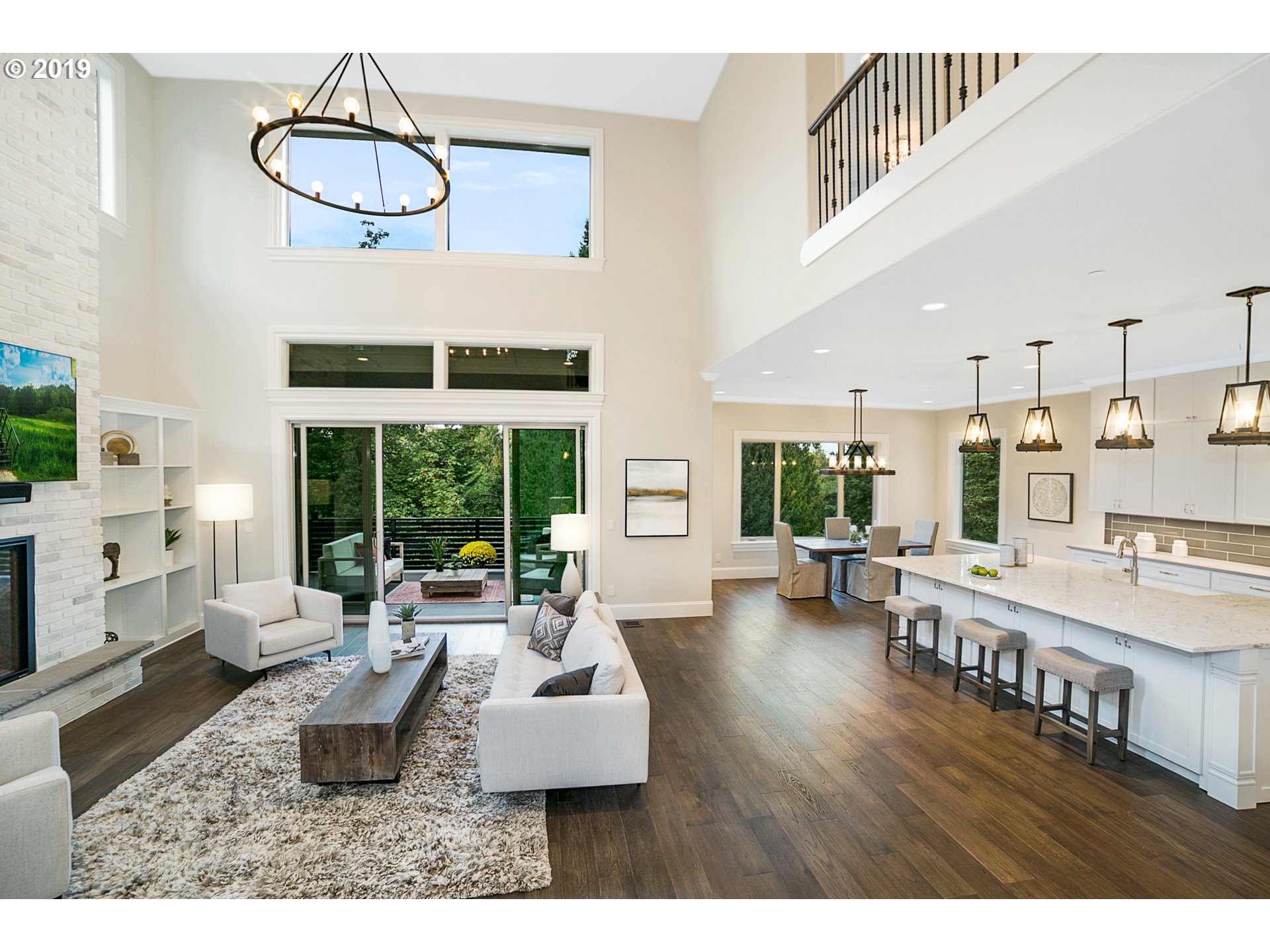 3103 Southwest Collins Court Portland, OR 97219 - Photo 2 of 32 Gallery Image 2