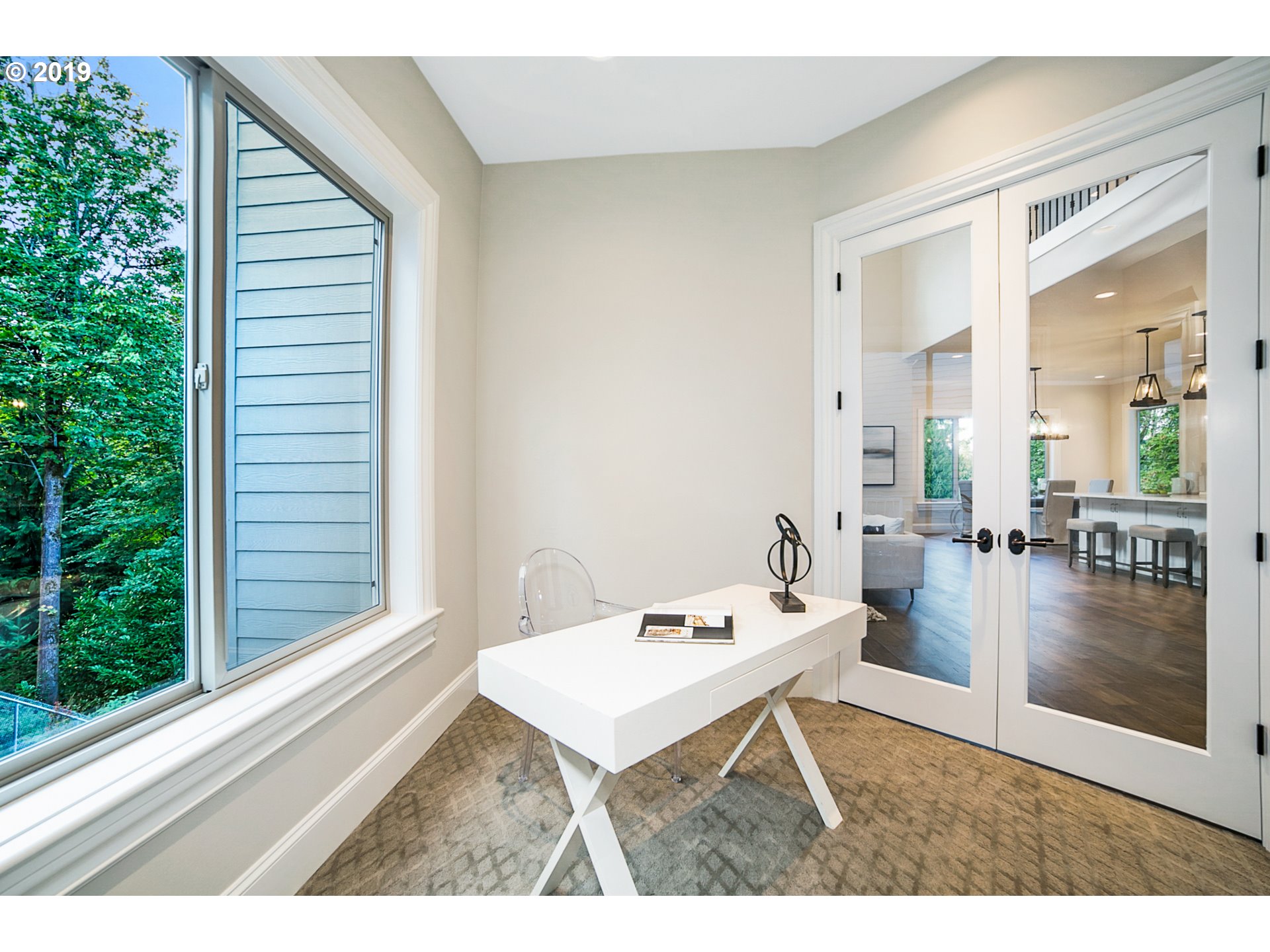 3103 Southwest Collins Court Portland, OR 97219 - Photo 15 of 32 Gallery Image 15