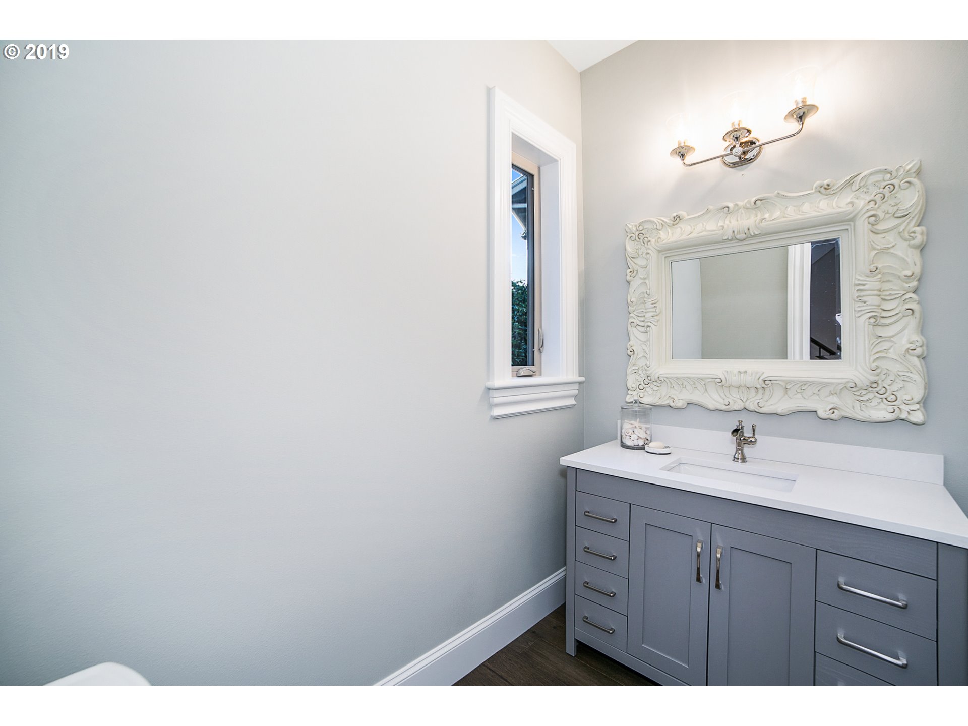 3103 Southwest Collins Court Portland, OR 97219 - Photo 16 of 32 Gallery Image 16