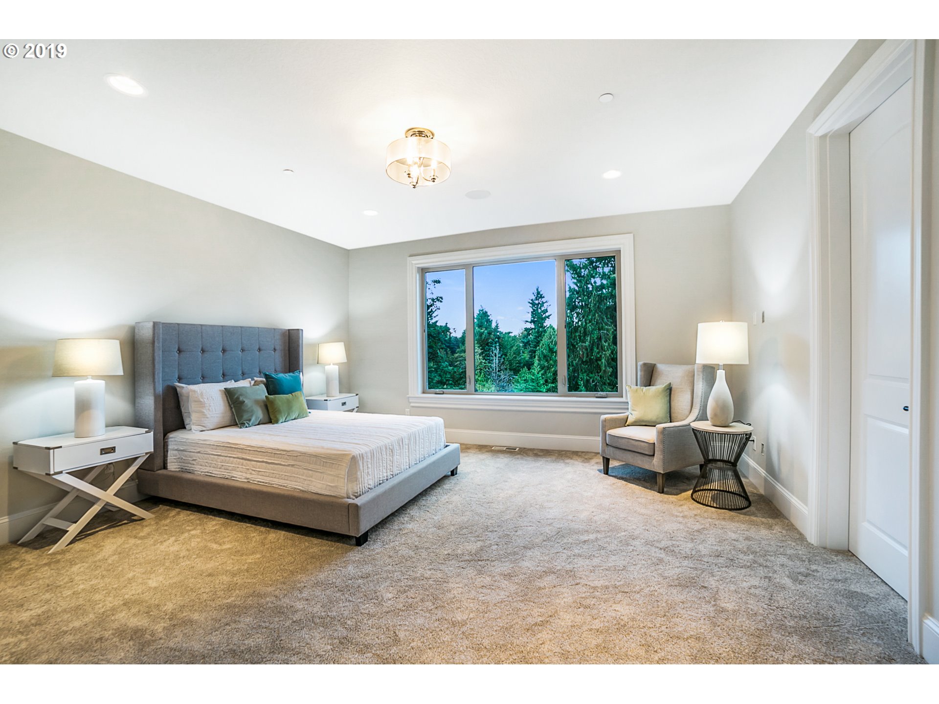 3103 Southwest Collins Court Portland, OR 97219 - Photo 20 of 32 Gallery Image 20