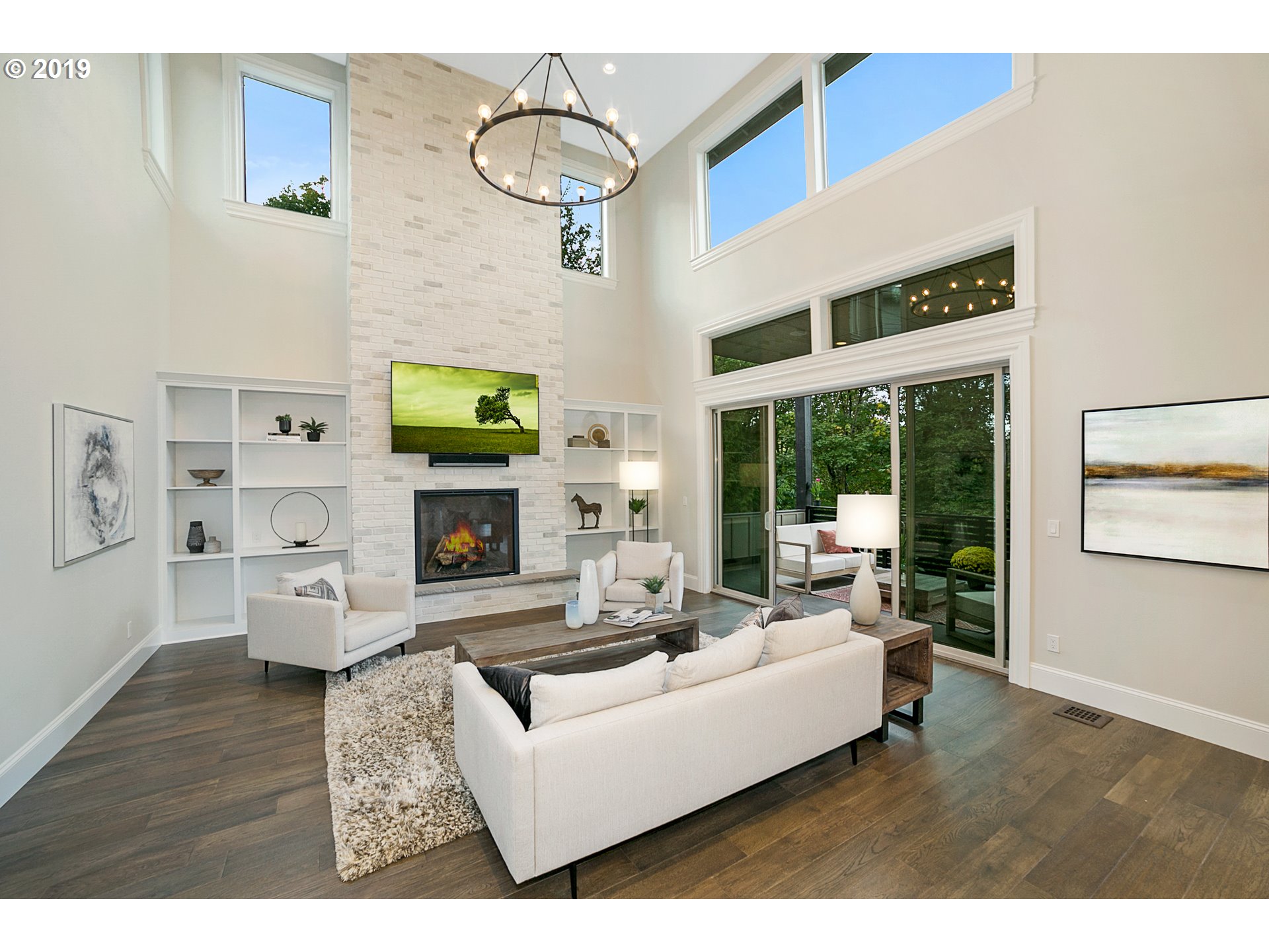 3103 Southwest Collins Court Portland, OR 97219 - Photo 3 of 32 Gallery Image 3