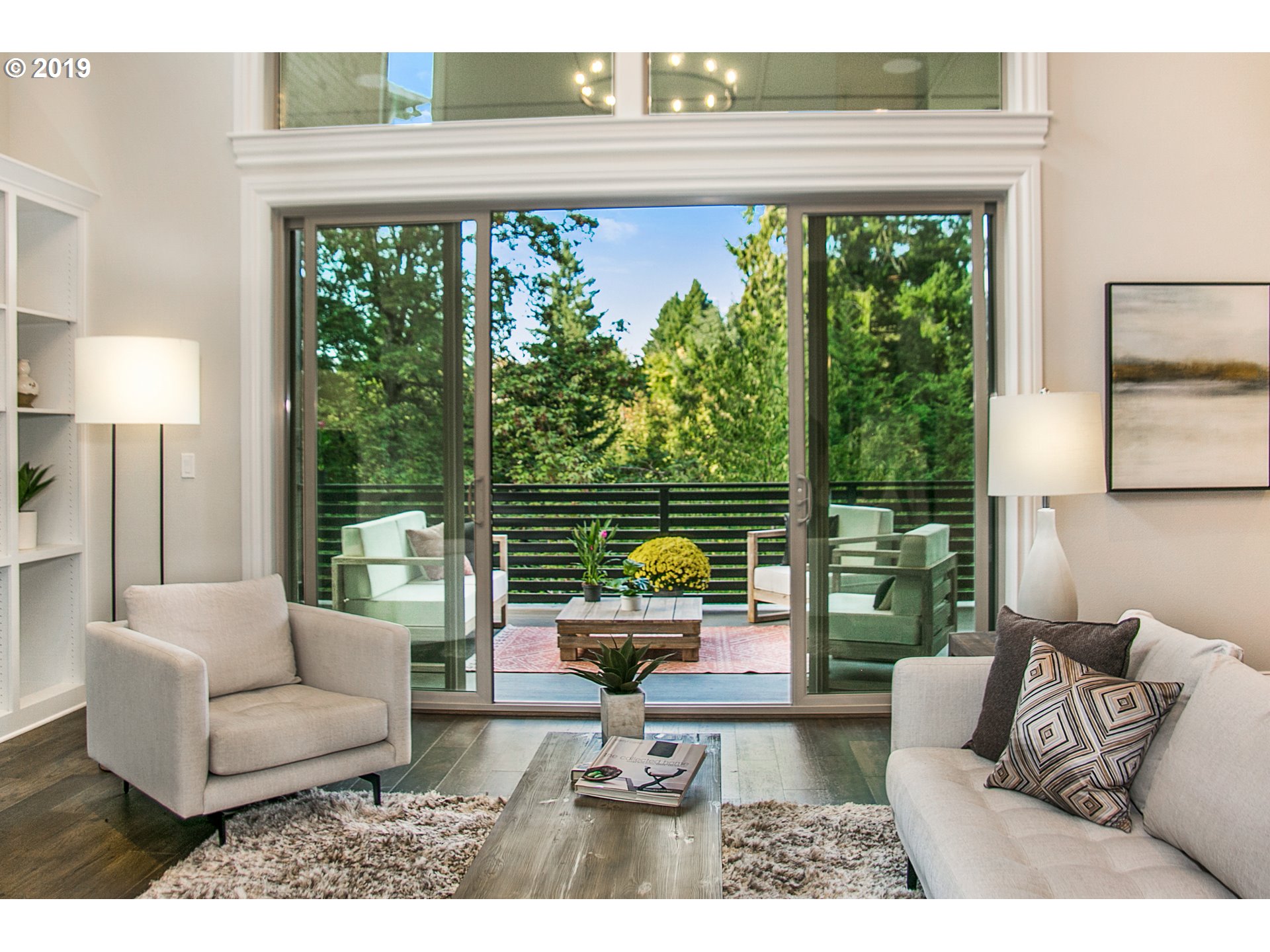 3103 Southwest Collins Court Portland, OR 97219 - Photo 5 of 32 Gallery Image 5