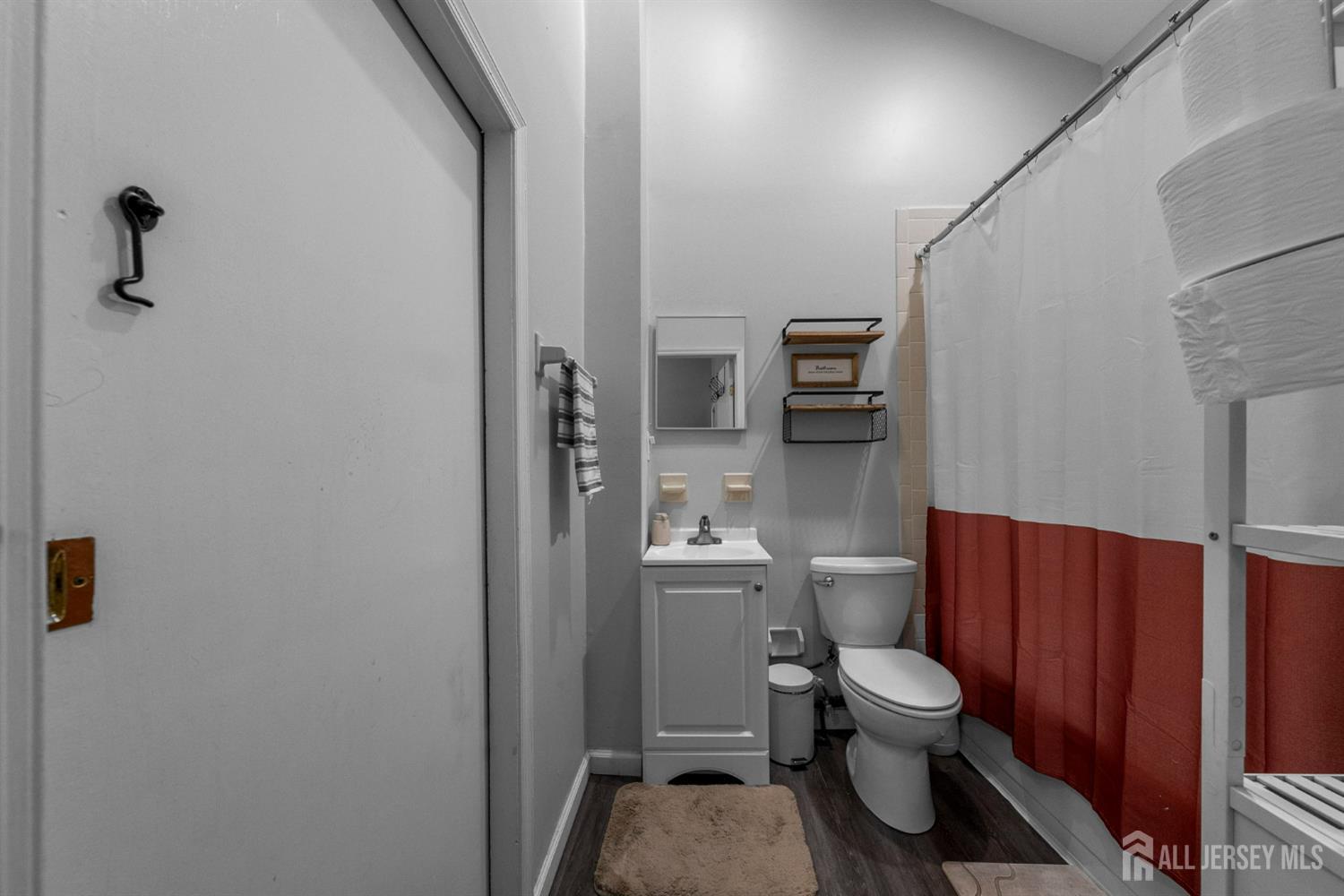 436 Hunt Avenue Hamilton, NJ 08610 - Photo 27 of 40 a bathroom with a toilet