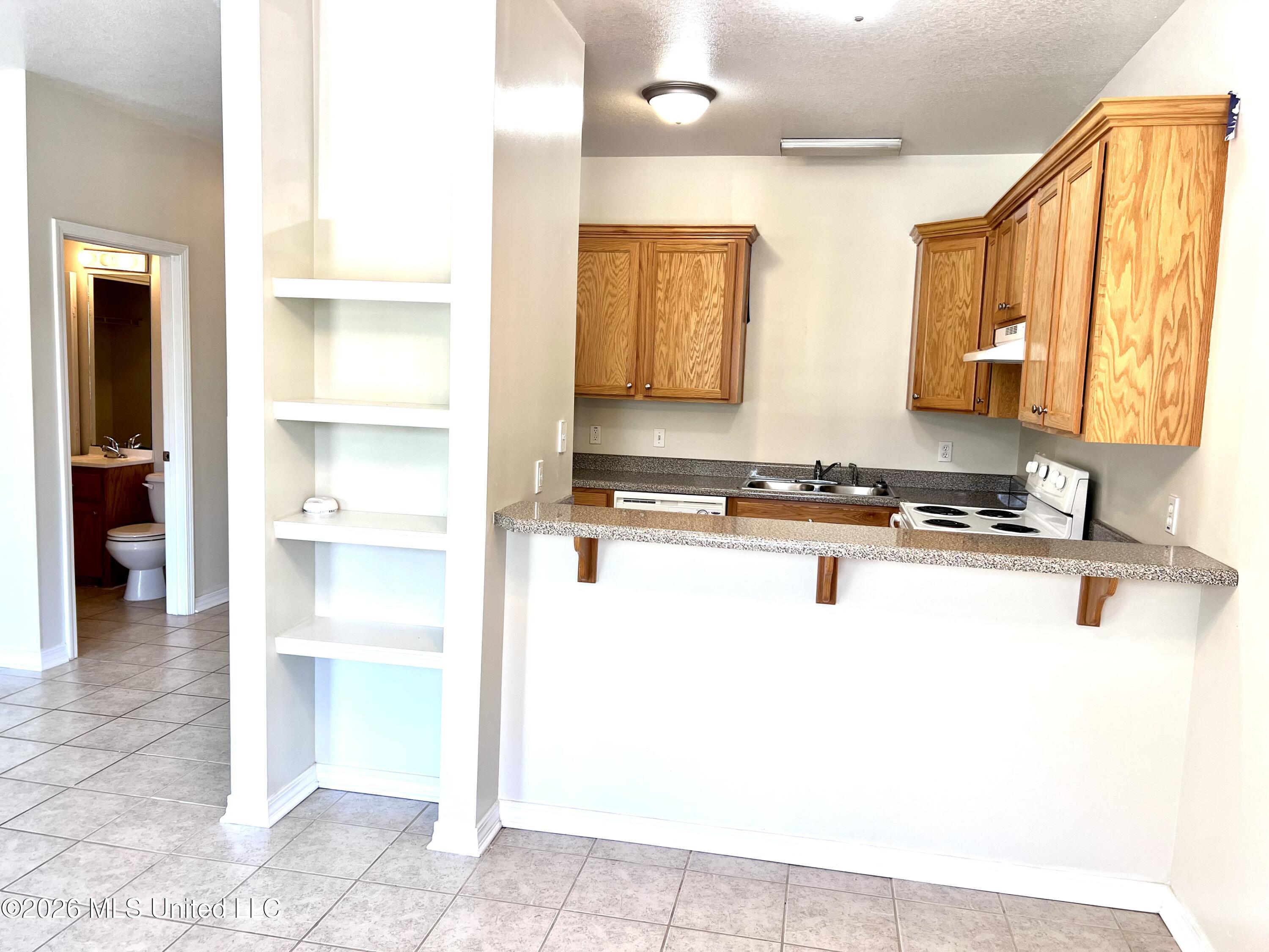 15812 Adam Road, Unit 311 Biloxi, MS 39532 - Photo 11 of 33 IMG_3273
