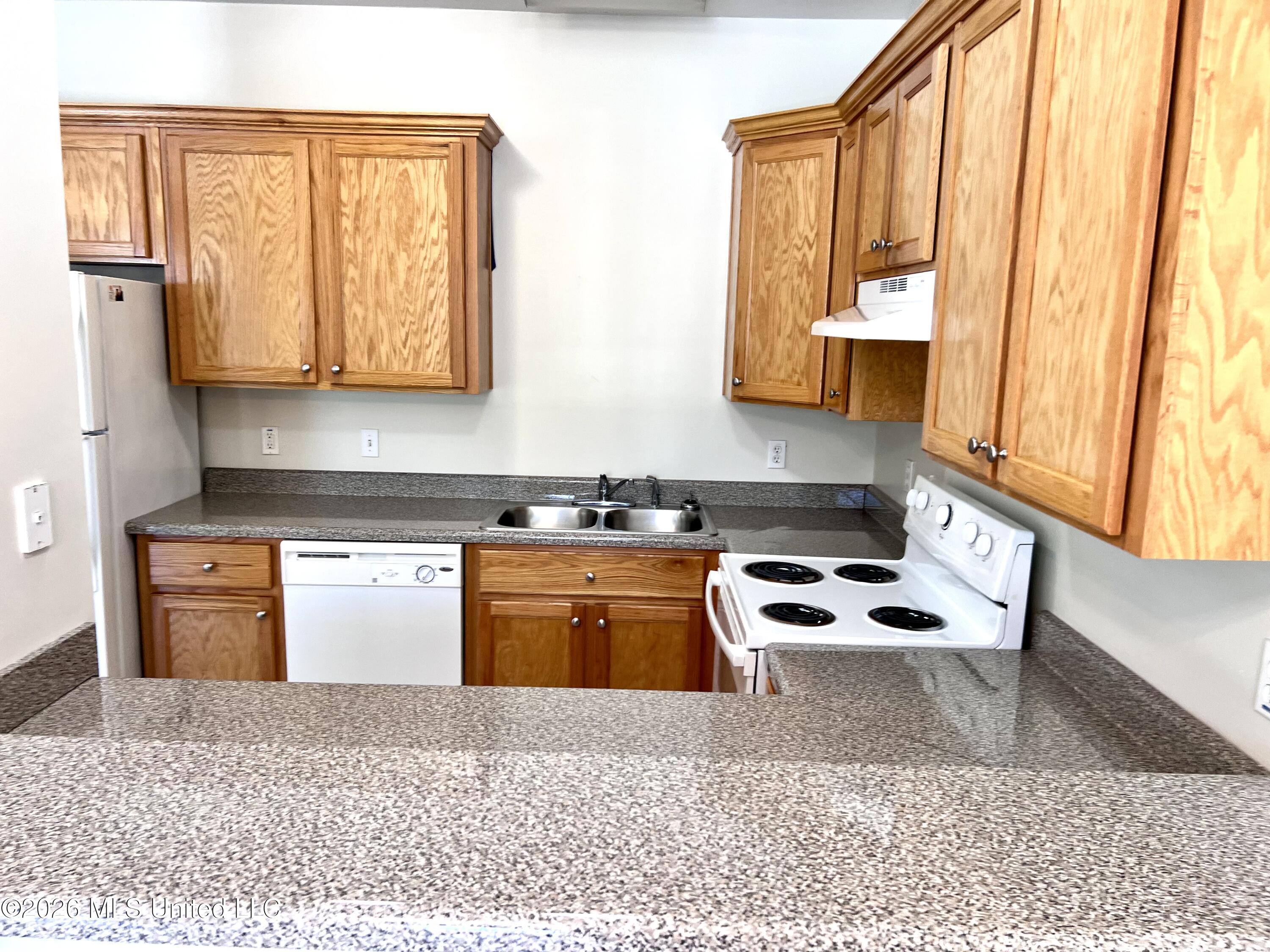 15812 Adam Road, Unit 311 Biloxi, MS 39532 - Photo 12 of 33 IMG_3276