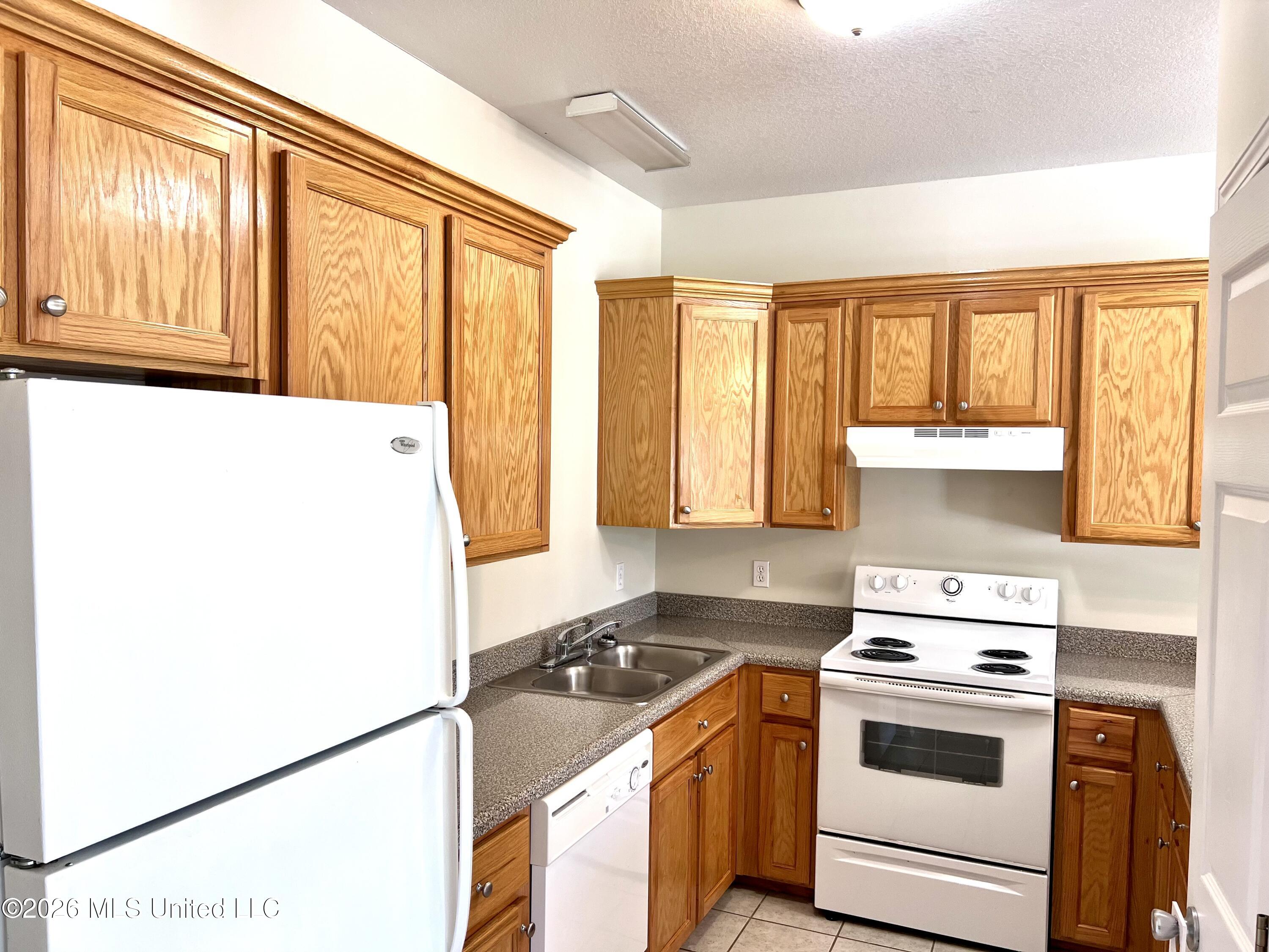 15812 Adam Road, Unit 311 Biloxi, MS 39532 - Photo 13 of 33 IMG_3280