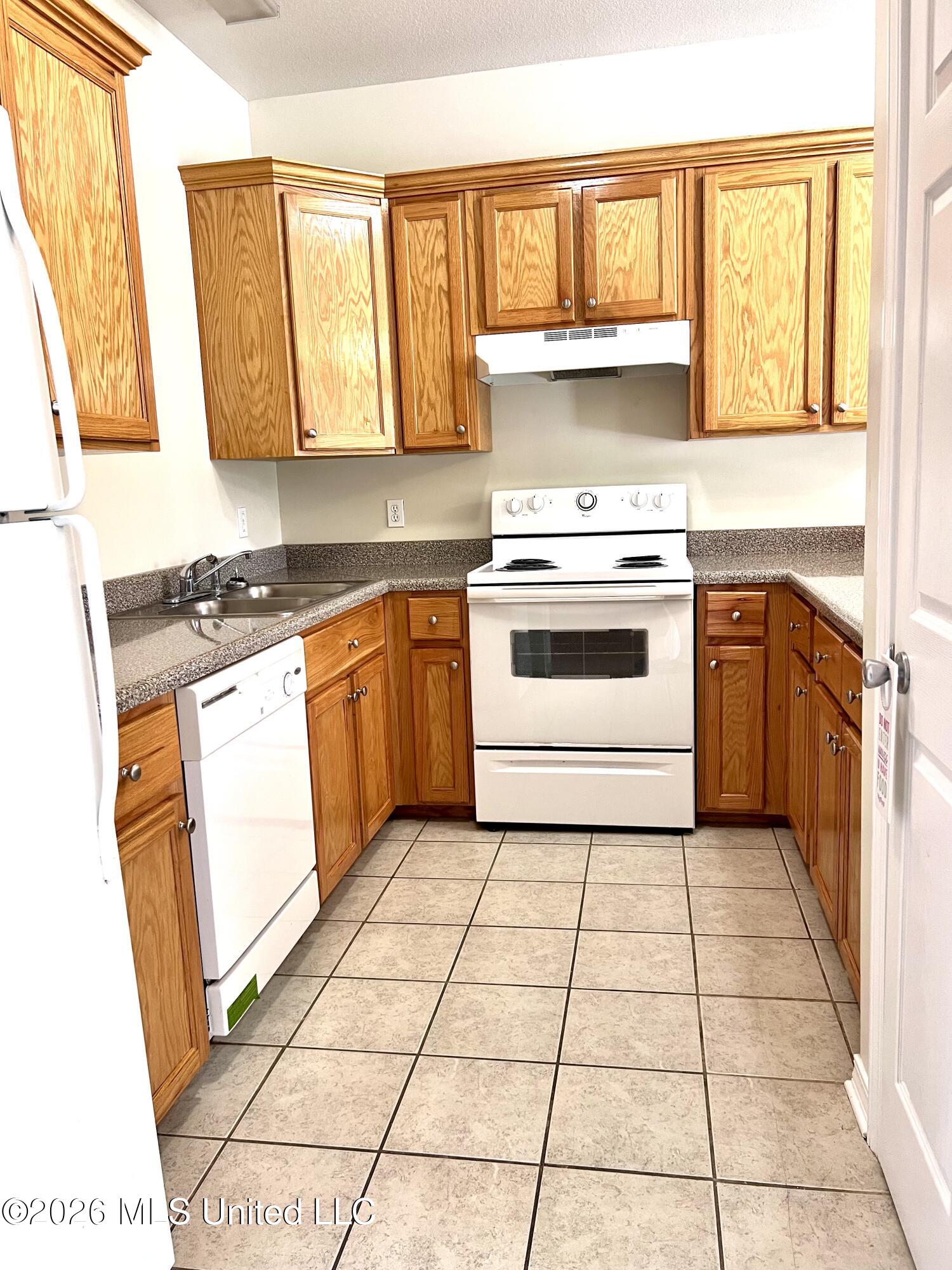 15812 Adam Road, Unit 311 Biloxi, MS 39532 - Photo 16 of 33 IMG_3287