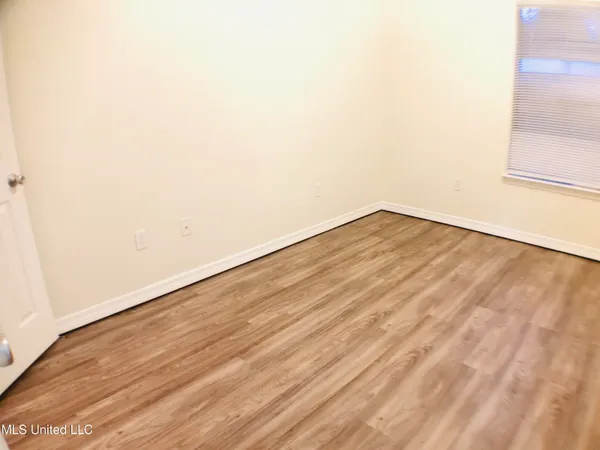$995 | 15812 Adam Road, Unit 311, Biloxi, MS 39532