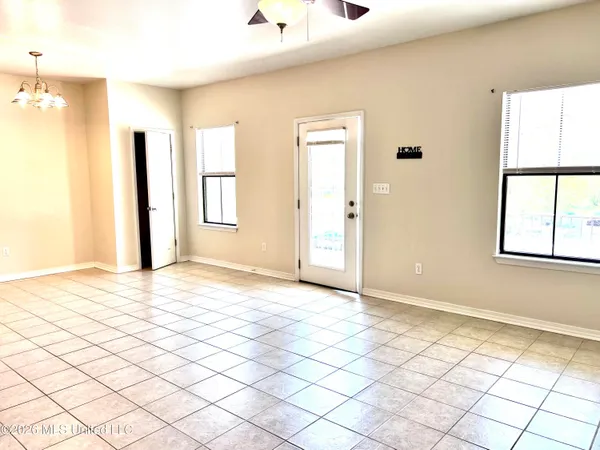 $995 | 15812 Adam Road, Unit 311, Biloxi, MS 39532