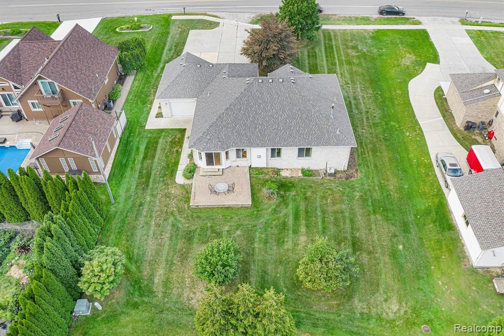 47946 Sugarbush Road New Baltimore, MI 48047 - Photo 30 of 34