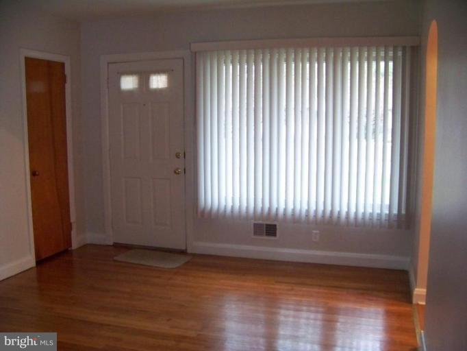 728 Hopewell Road Rising Sun, MD 21911 - Photo 7 of 11 Living Room