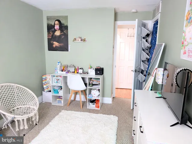 $2,100 | 320 Spruce Street, Glenolden, PA 19036