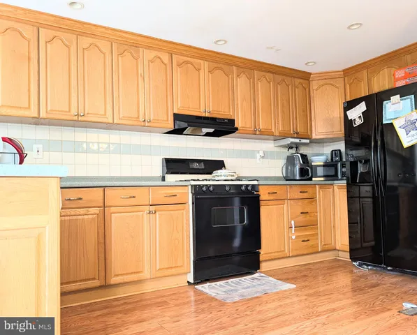 $2,100 | 320 Spruce Street, Glenolden, PA 19036