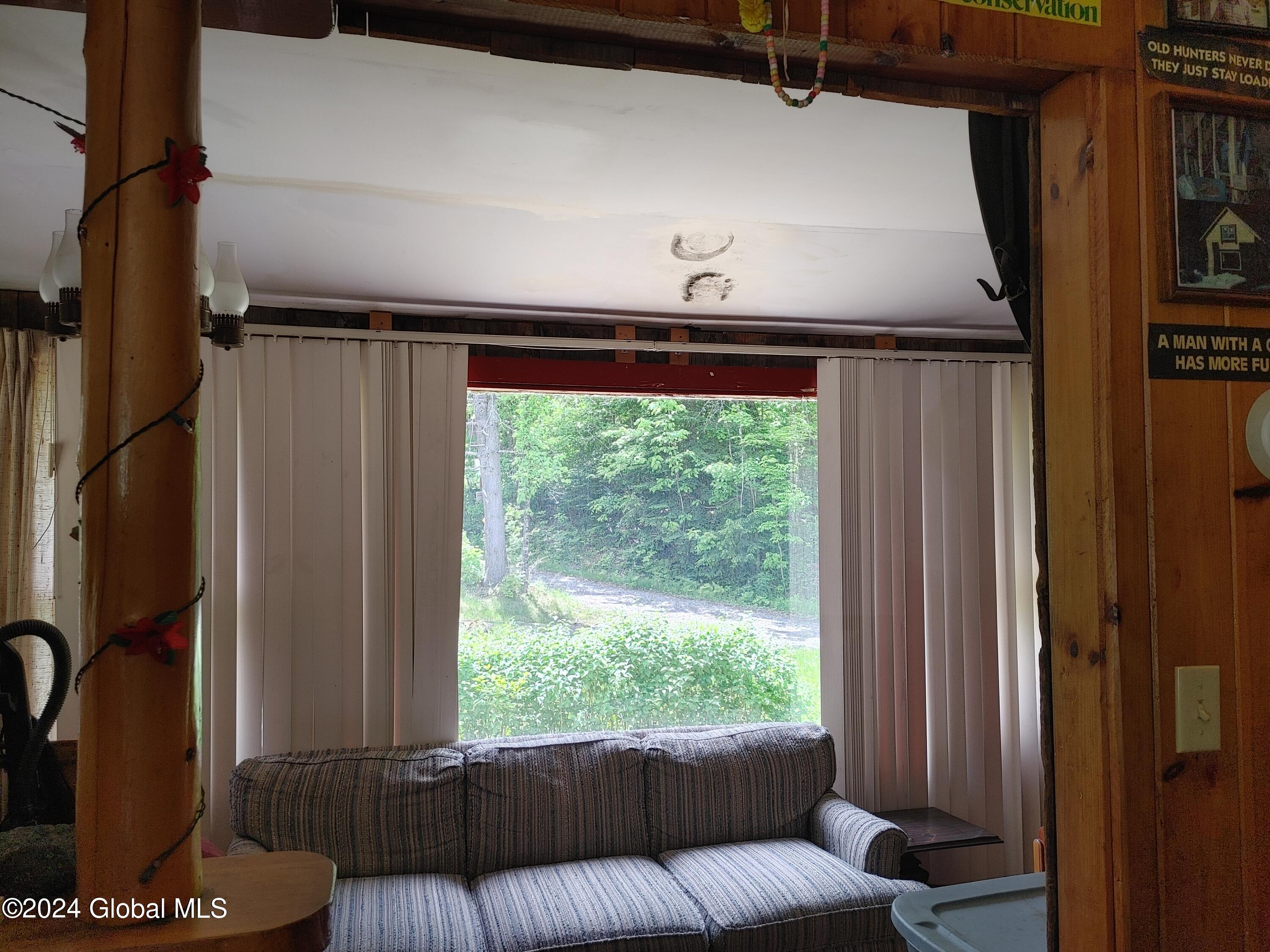 123 Hogback Road Crown Point, NY 12928 - Photo 8 of 22 0530241322_HDR