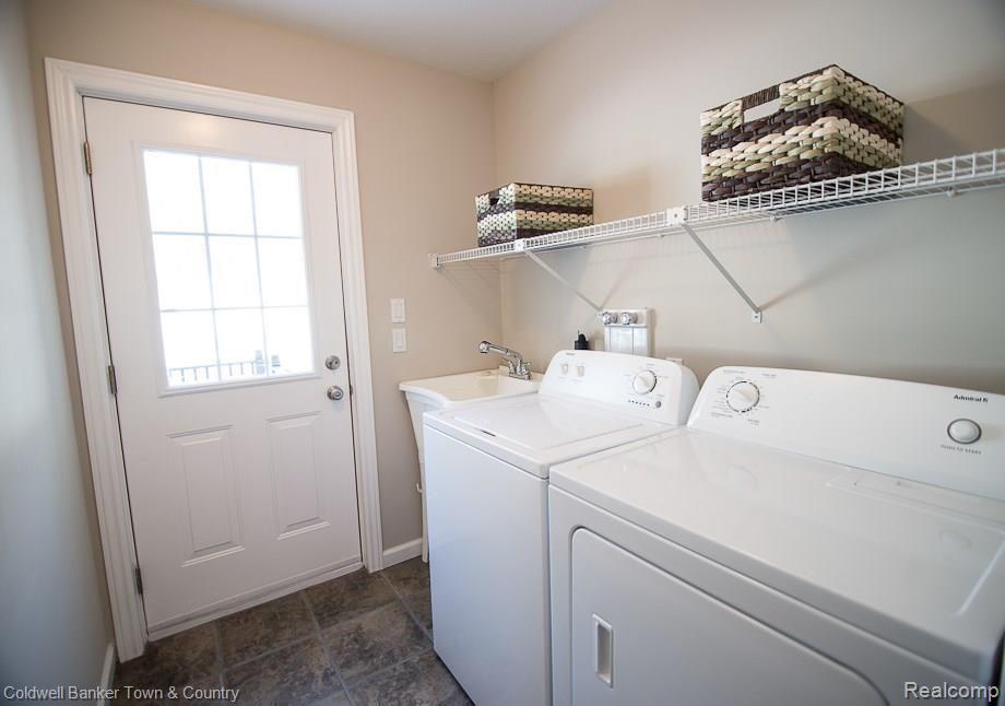 12362 White Lake Road Fenton, MI 48430 - Photo 17 of 39 017.jpg