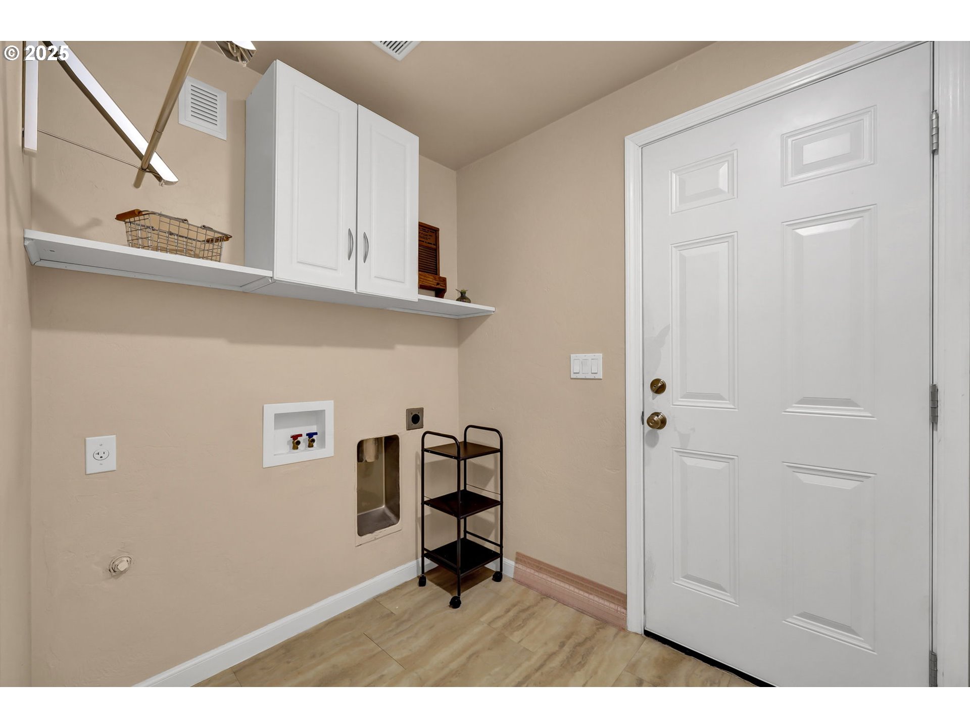 1364 Goodpasture Island Road Eugene, OR 97401 - Photo 25 of 47 Gallery Image 25