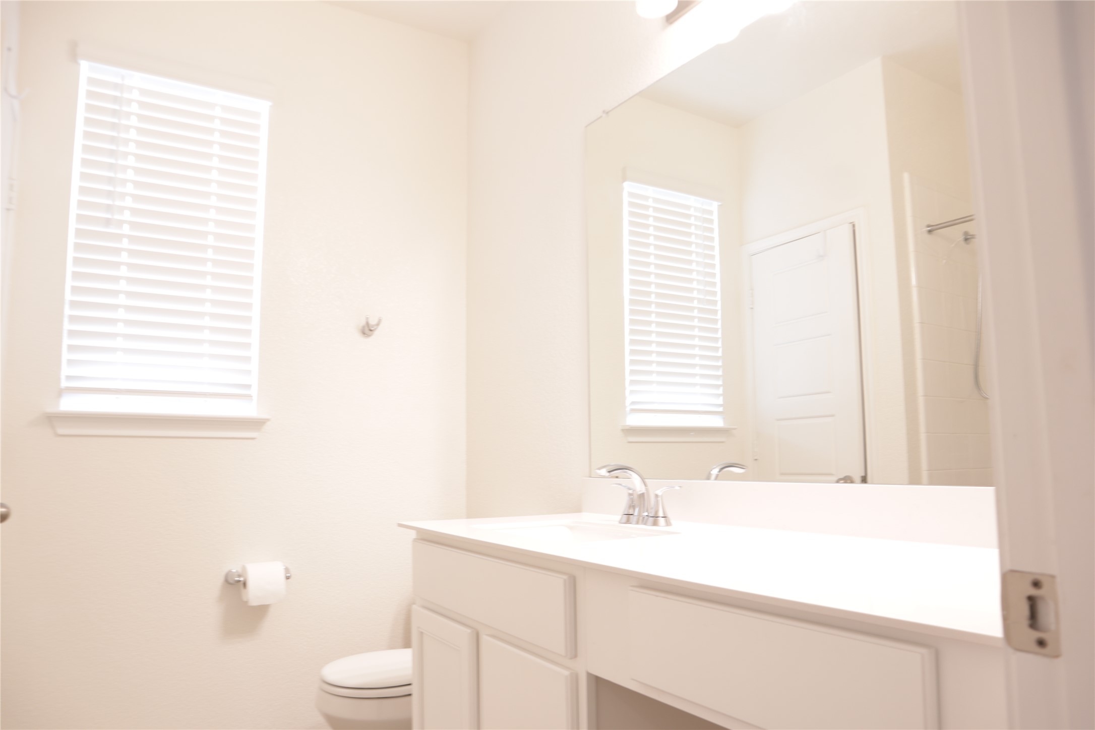 8111 Marigny Way Austin, TX 78744 - Photo 11 of 29