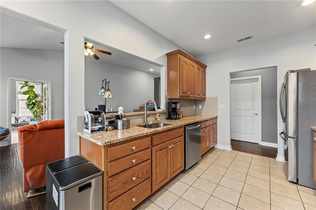 5237 Carson Drive Lawrence, KS 66049 - Photo 11 of 20