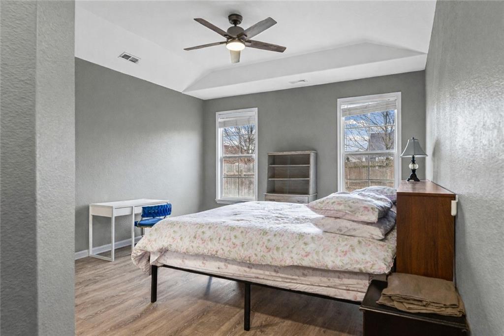 5237 Carson Drive Lawrence, KS 66049 - Photo 14 of 20