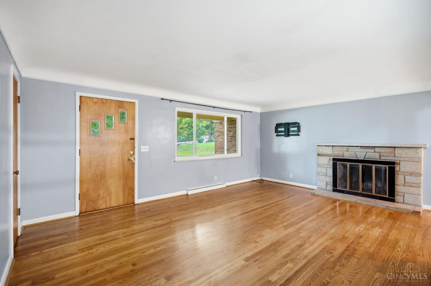 1037 Markley Road Cincinnati, OH 45230 - Photo 2 of 24 Gallery Image 2