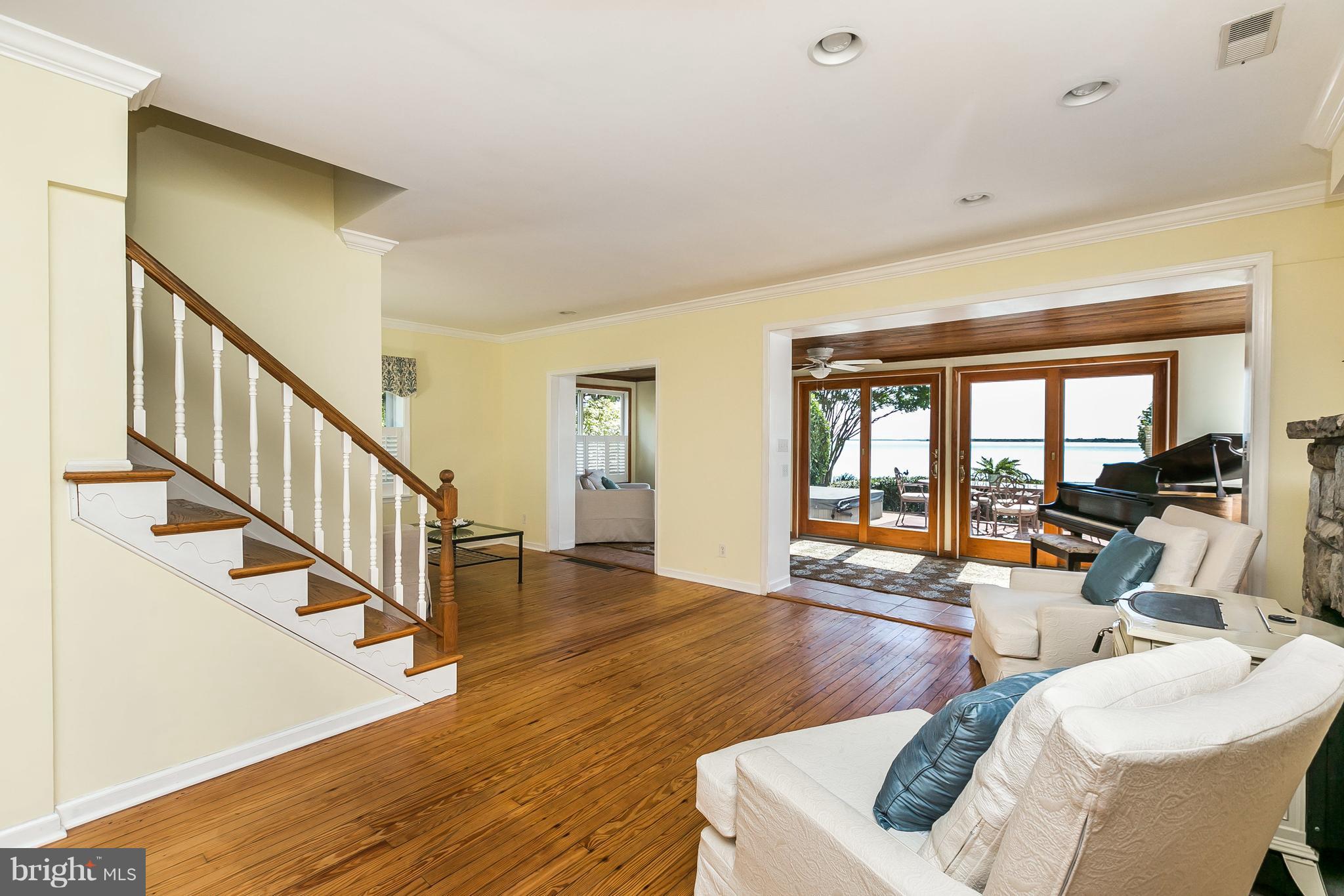 2507 Barrison Point Road Baltimore, MD 21221 - Photo 12 of 30 Living Room with Hardwood Floors