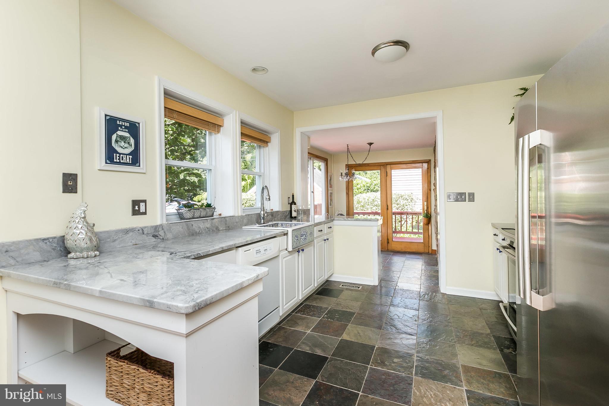 2507 Barrison Point Road Baltimore, MD 21221 - Photo 6 of 30 Stunning Kitchen with Ceramic Tile flooring