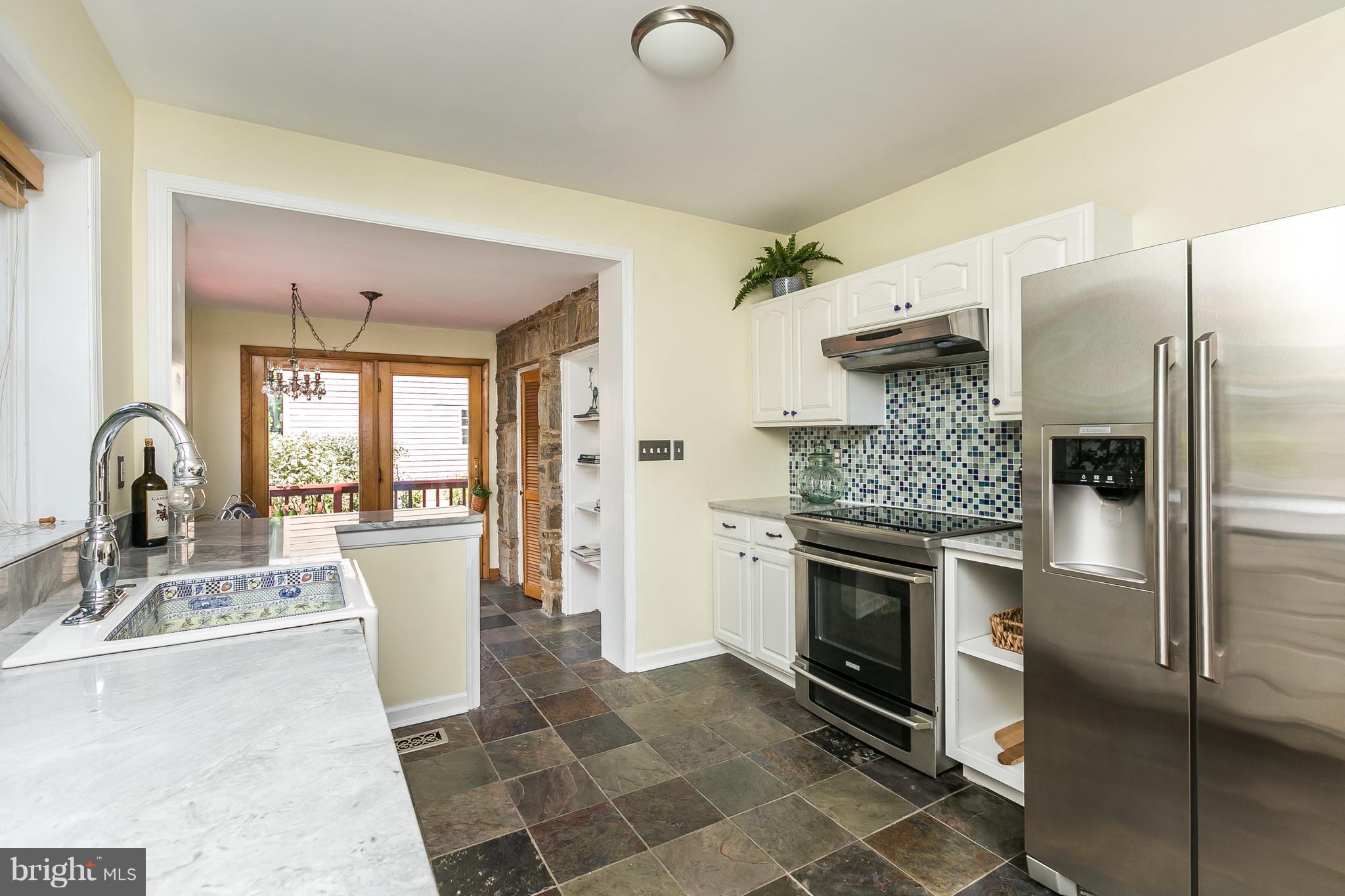 2507 Barrison Point Road Baltimore, MD 21221 - Photo 7 of 30 Kitchen with Custom tile work