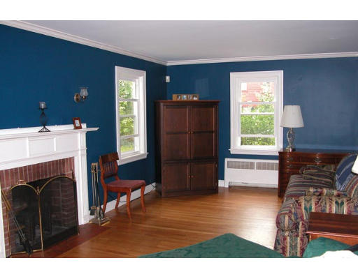 11 Hall Road Brookline, MA 02445 - Photo 4 of 7 Gallery Image 4