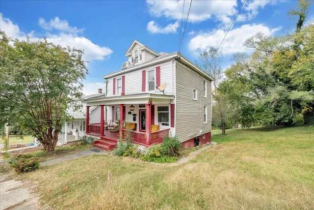 $270,000 | 604 Elm Avenue Southeast, Roanoke, VA 24013