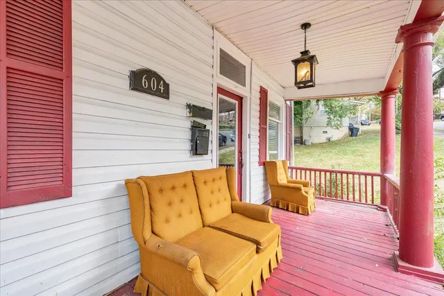 $270,000 | 604 Elm Avenue Southeast, Roanoke, VA 24013