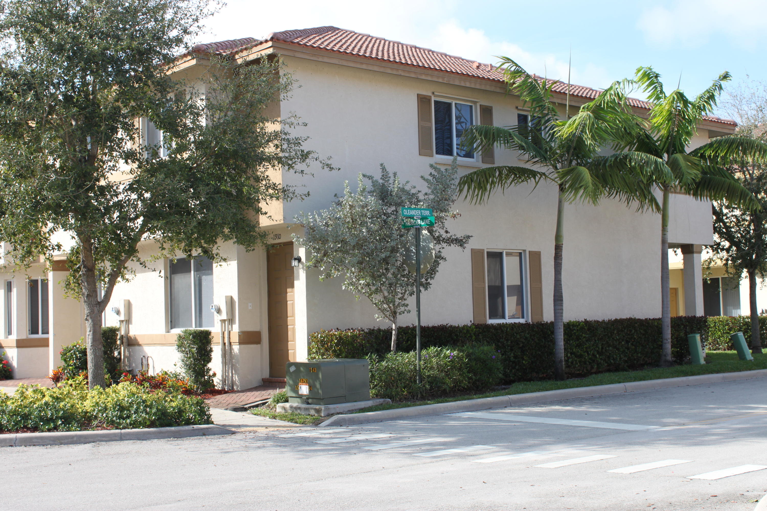 1910 Hibiscus Lane Riviera Beach, FL 33404 - Photo 1 of 9 new listings for february 12 027