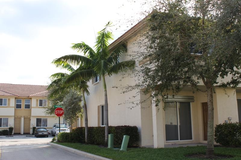 1910 Hibiscus Lane Riviera Beach, FL 33404 - Photo 2 of 9 new listings for february 12 028