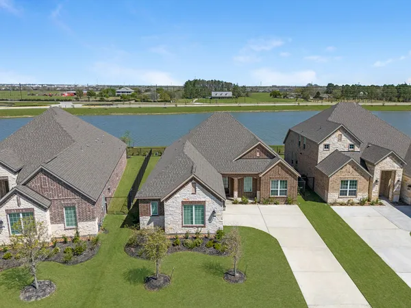 $2,700 | 2135 Tioga Vw Drive, Rosharon, TX 77583