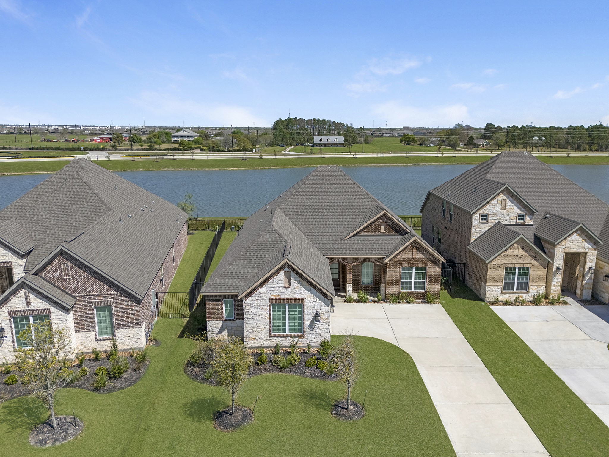 2135 Tioga Vw Drive Rosharon, TX 77583 - Photo 1 of 24